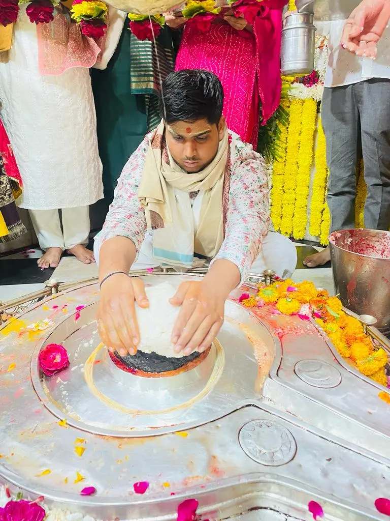 वैदिक पंडित कुन्दन जी शर्मा - उज्जैन पंडित